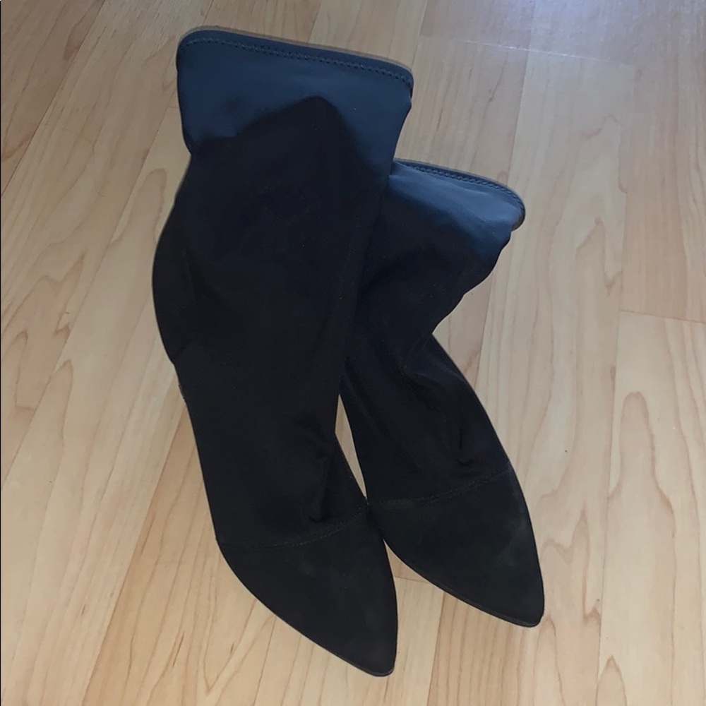 Boots - Picture 4 of 10